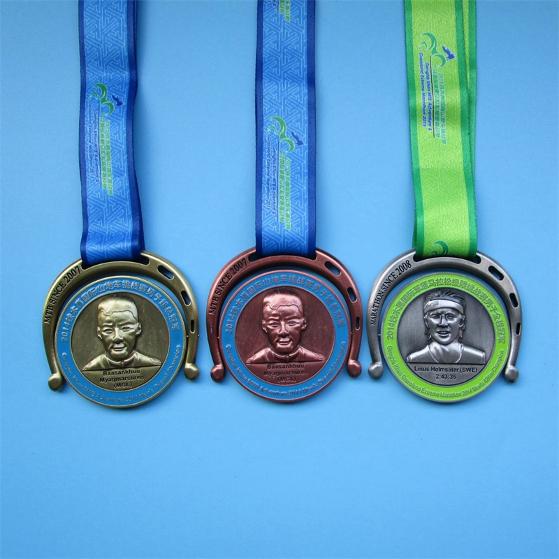 国際マウンテンバイクチャレンジのカスタムメダル